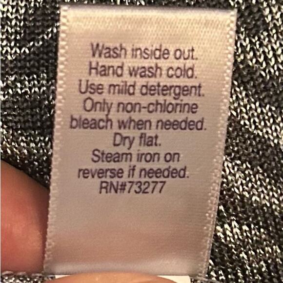 Jennifer Lopez women’s blouse, size large, black and gray top - Picture 8 of 12